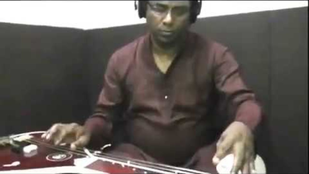 CHITRA VEENA RAVI KIRANS Blessings to Swara Veenapani