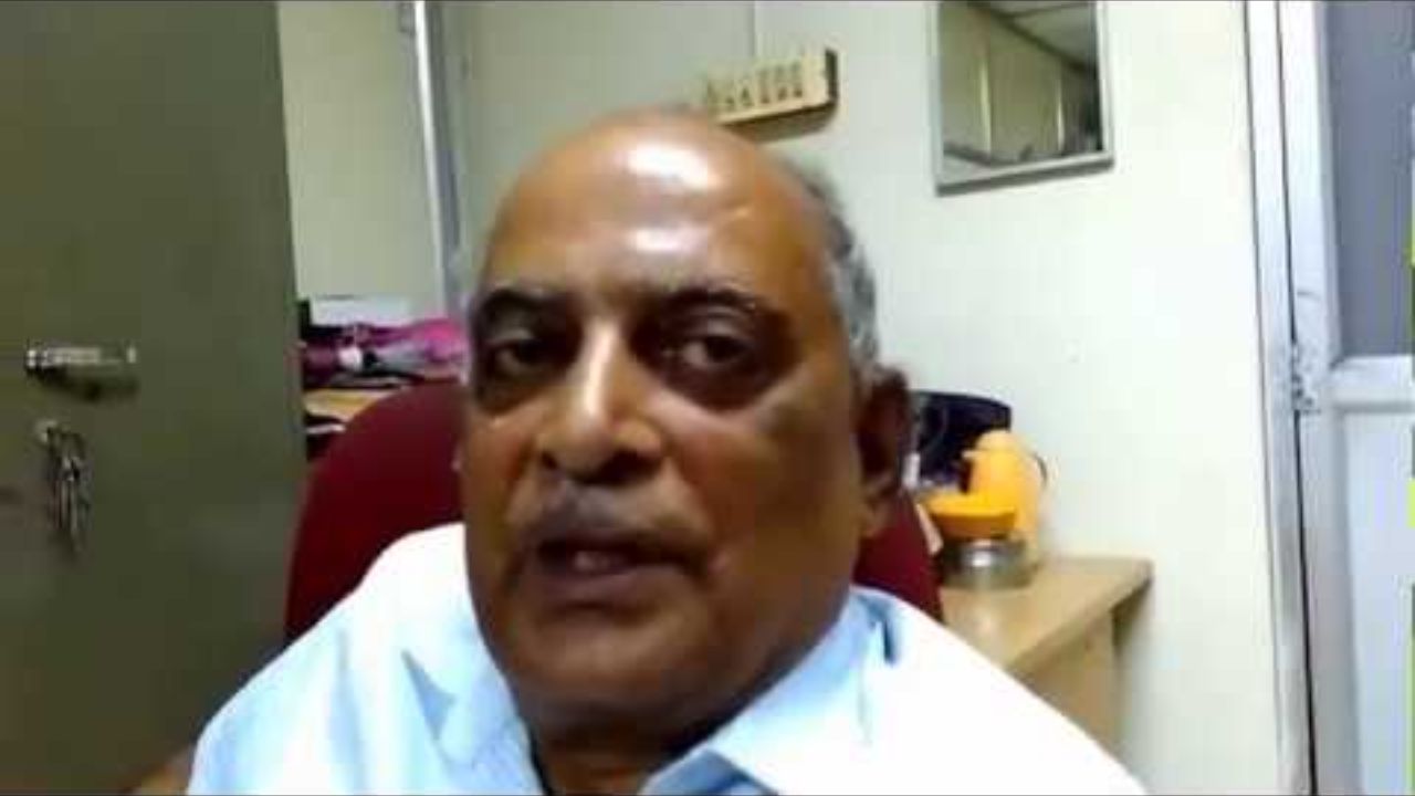 PROF. KRISHNA MURTHYS Blessings to Swara Veenapani